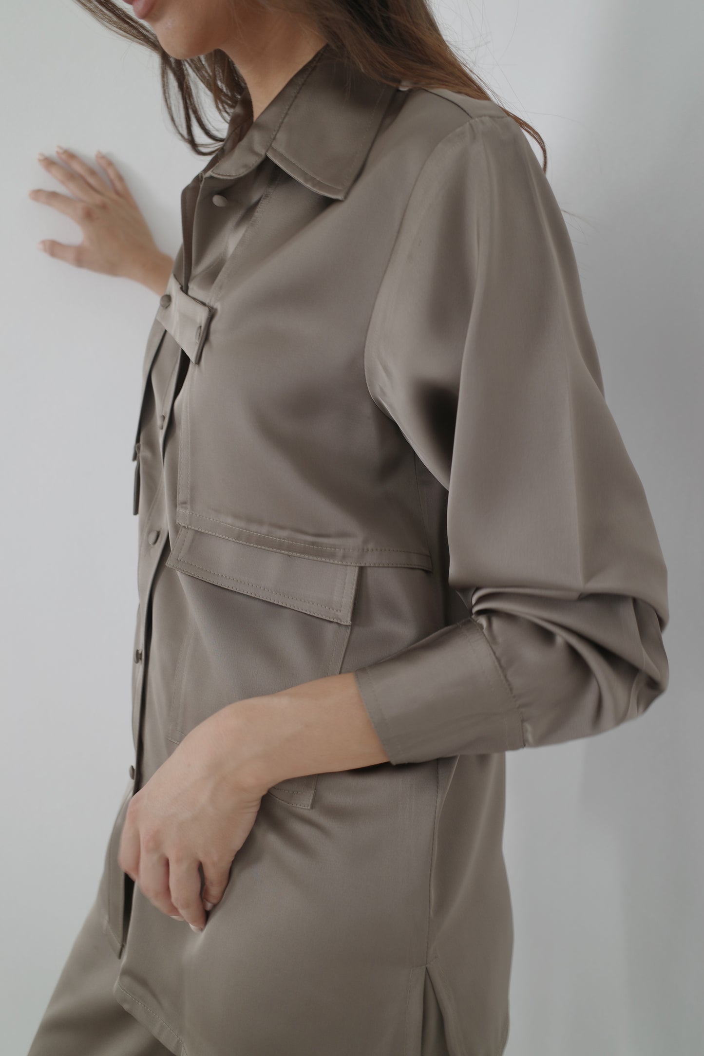 S26E03. Olive brown